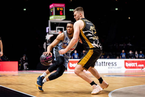 也为球队凝 也为球队凝