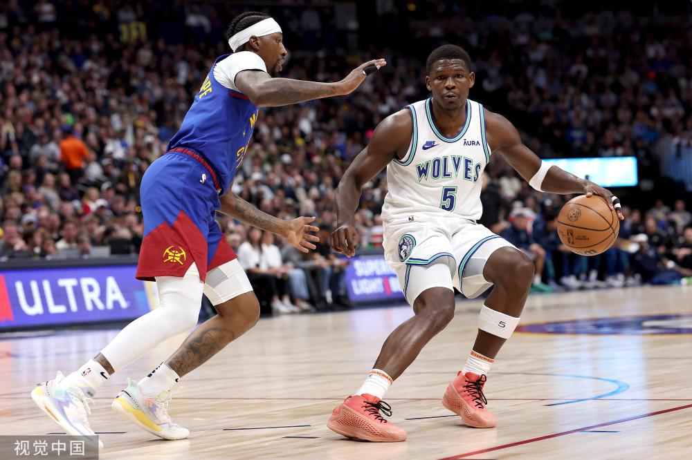 带着巨大的 带着巨大的